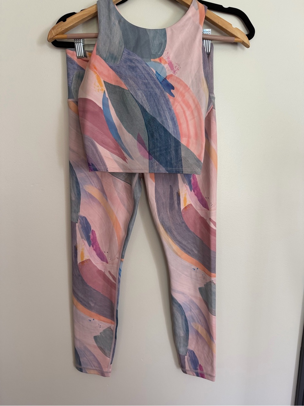 Athleta Set Abstract Print Tank and 7/8 Leggings Vibrance Orchid Pink small